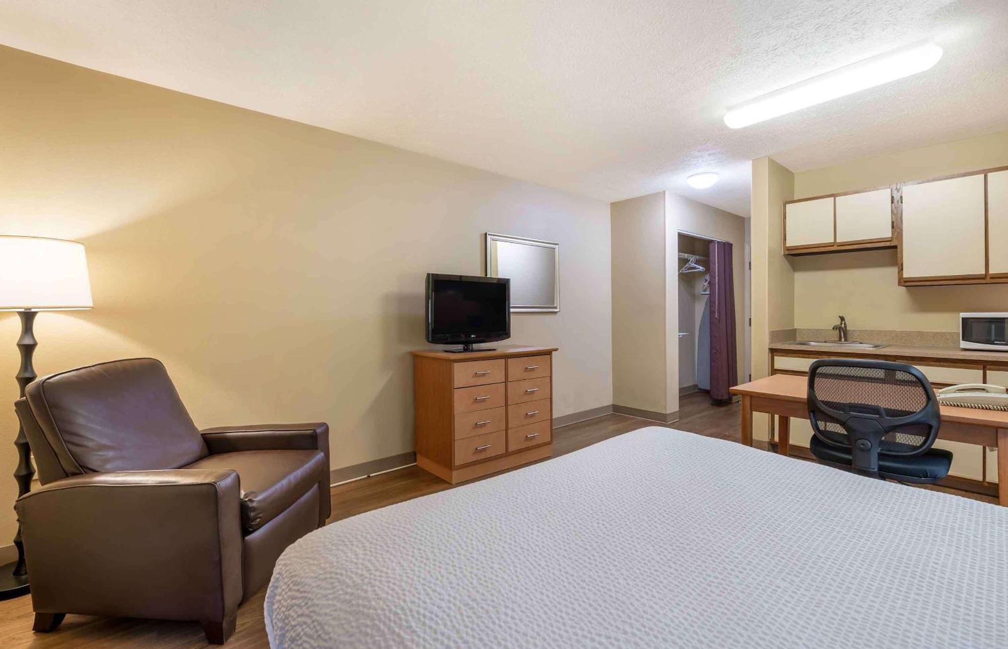 Extended Stay America Select Suites - Indianapolis - North - Кармел Екстериор снимка